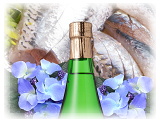 入梅いわし漬丼と紫陽花と酒瓶のイメージ写真